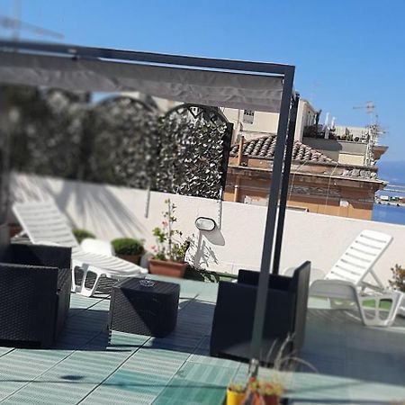 Rosa'S Apartment With Terrace Cagliari Exterior foto