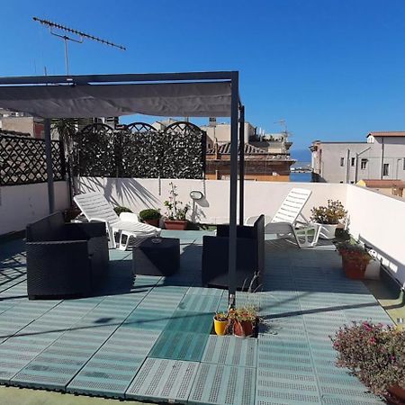 Rosa'S Apartment With Terrace Cagliari Exterior foto