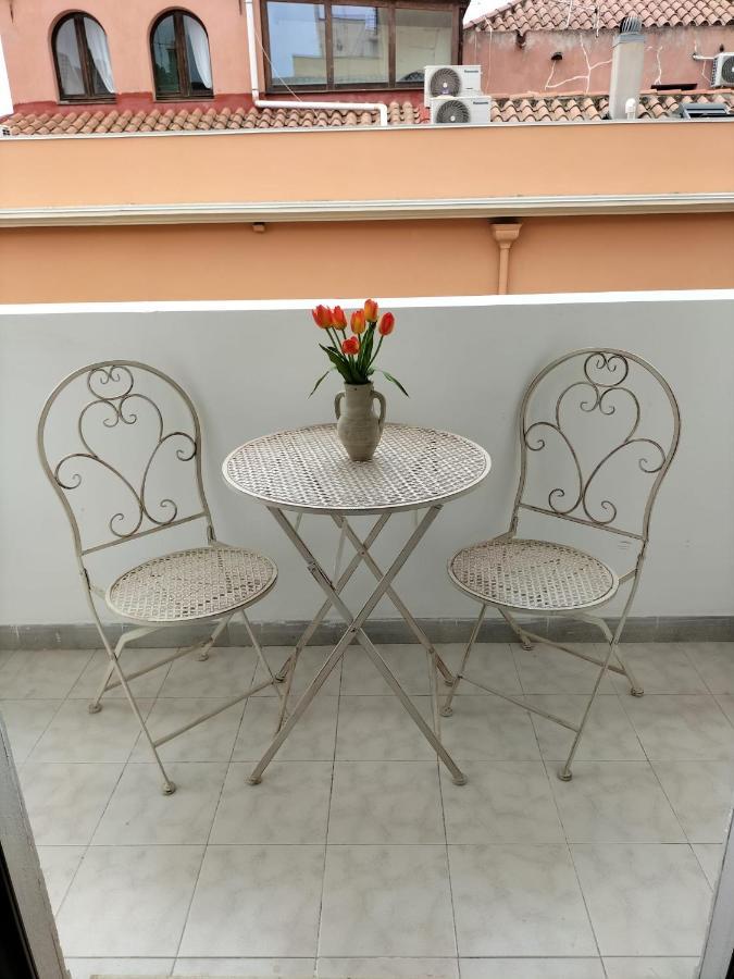 Rosa'S Apartment With Terrace Cagliari Exterior foto