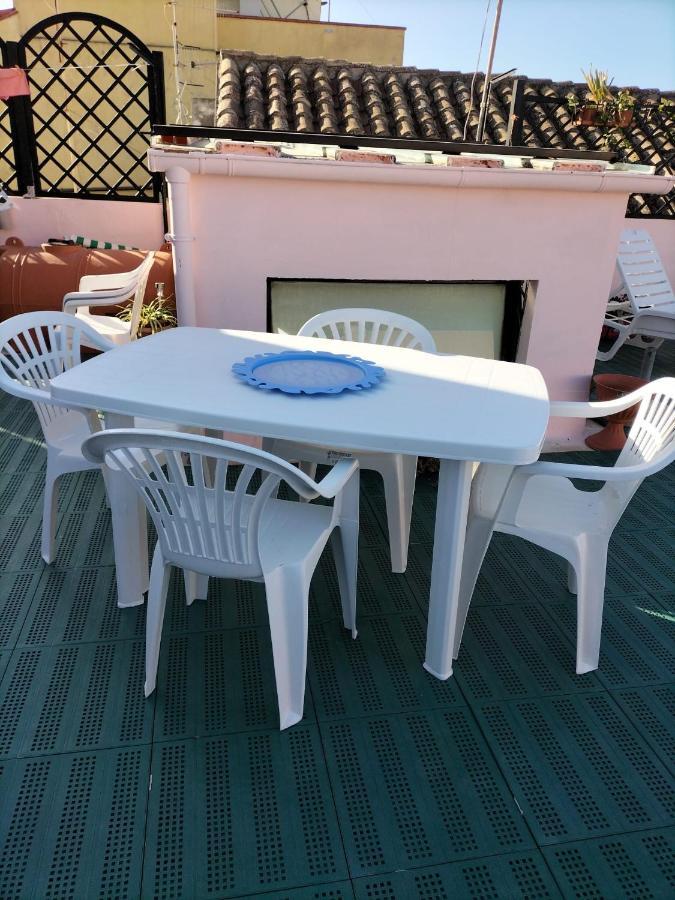 Rosa'S Apartment With Terrace Cagliari Exterior foto