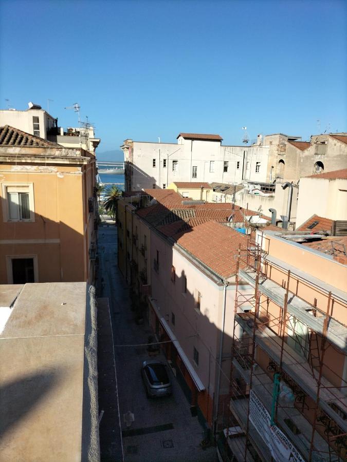 Rosa'S Apartment With Terrace Cagliari Exterior foto