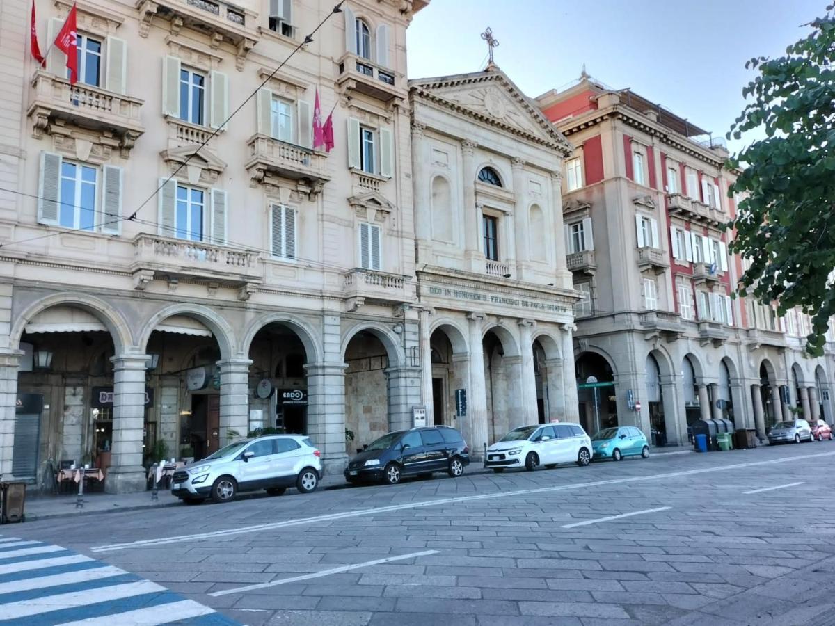 Rosa'S Apartment With Terrace Cagliari Exterior foto