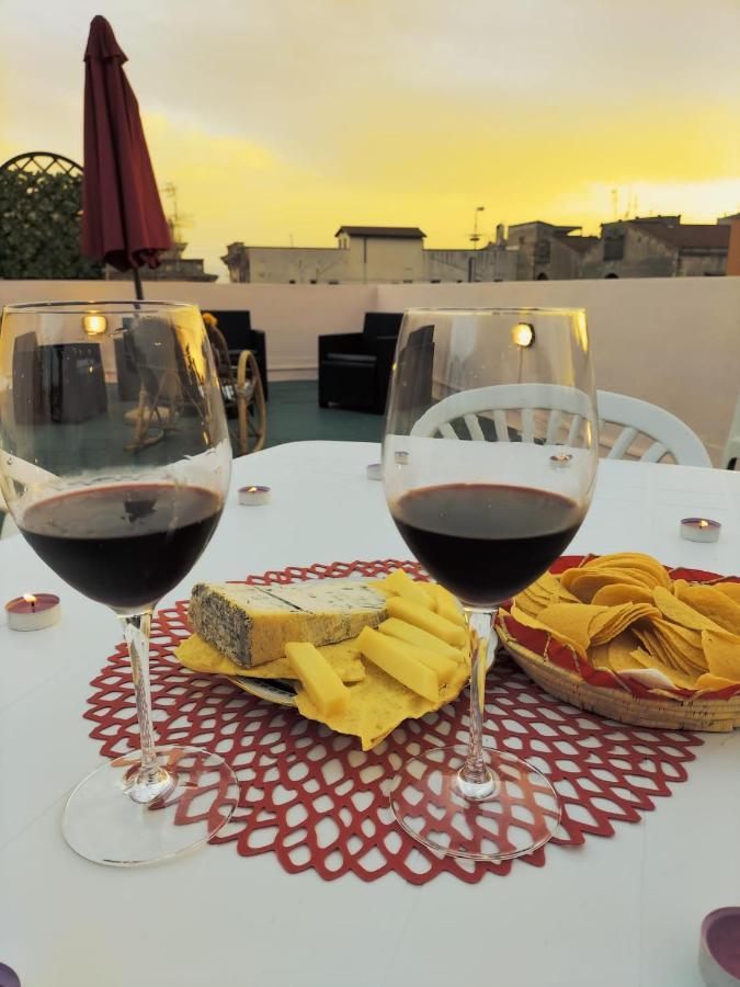 Rosa'S Apartment With Terrace Cagliari Exterior foto
