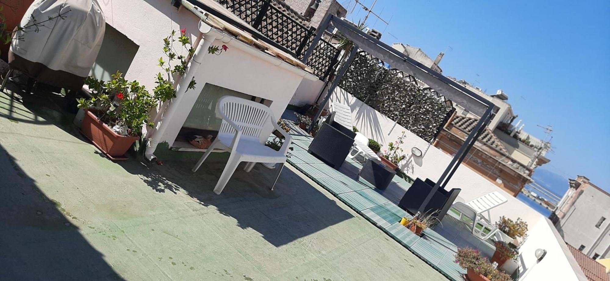 Rosa'S Apartment With Terrace Cagliari Exterior foto